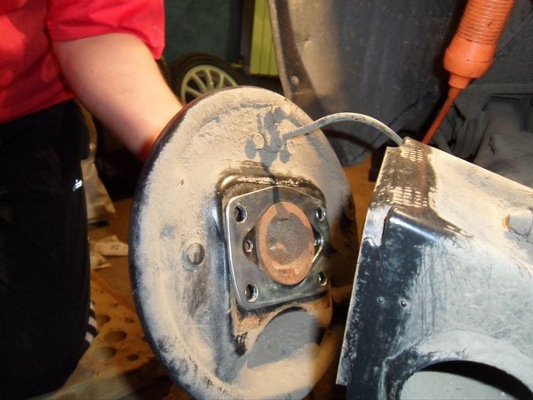 Установка развальных пластин Лада Приора