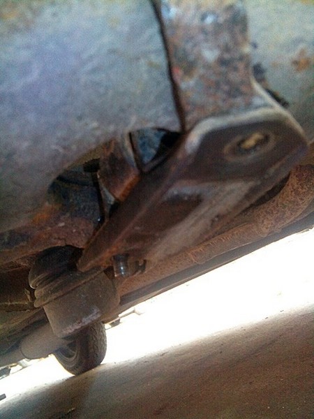 Крепление амортизатора, при сломанной шпильке рычага Ваз 2101-2107