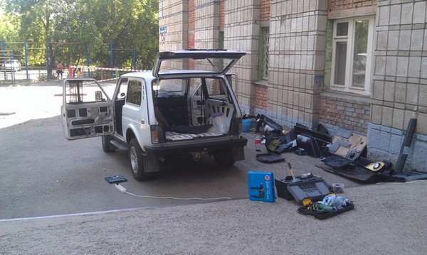 Шумоизоляция НИВЫ – удаление «сверчков» битопластом